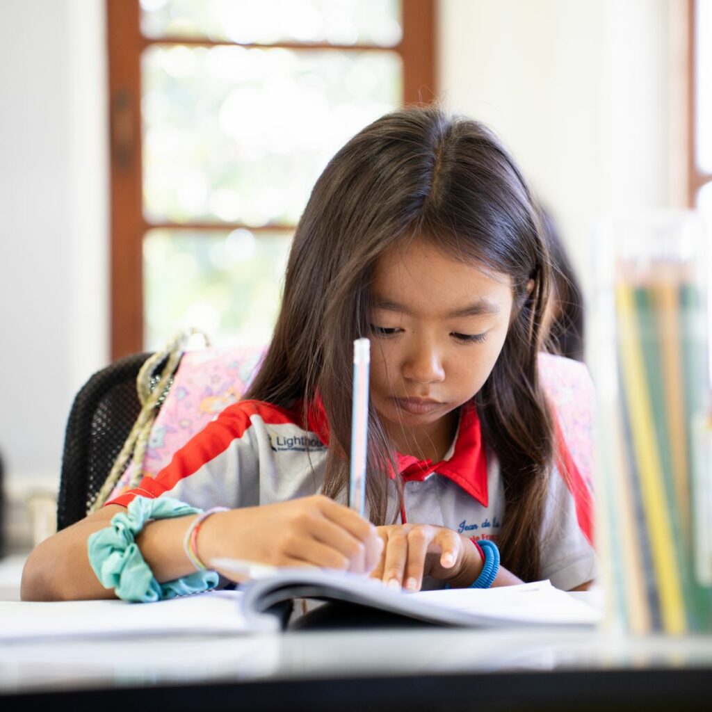 - Ecole Française, Jean de la Fontaine à Phuket